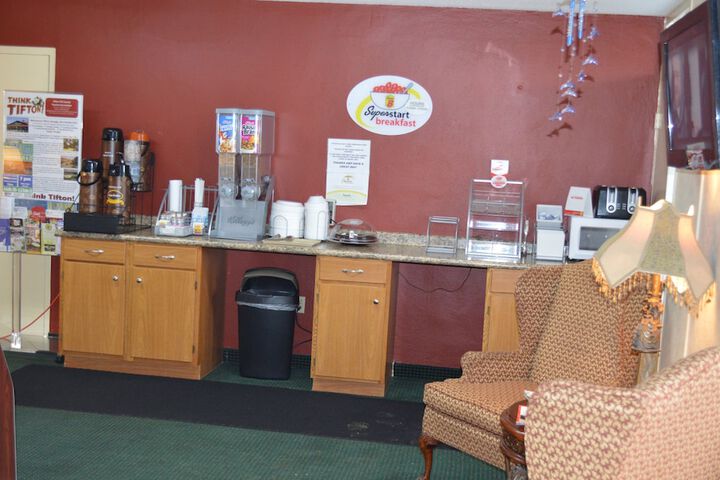 Breakfast/Coffee Service 39 of 53