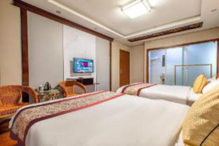 Room 12 of 12