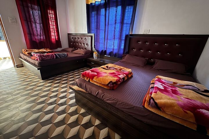 Room 3 of 12
