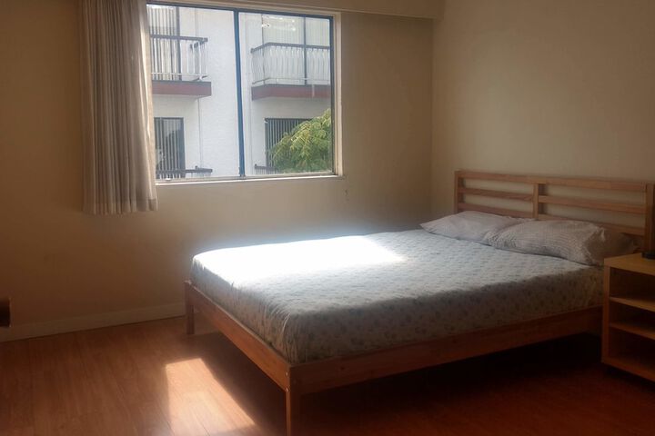 Room 18 of 30