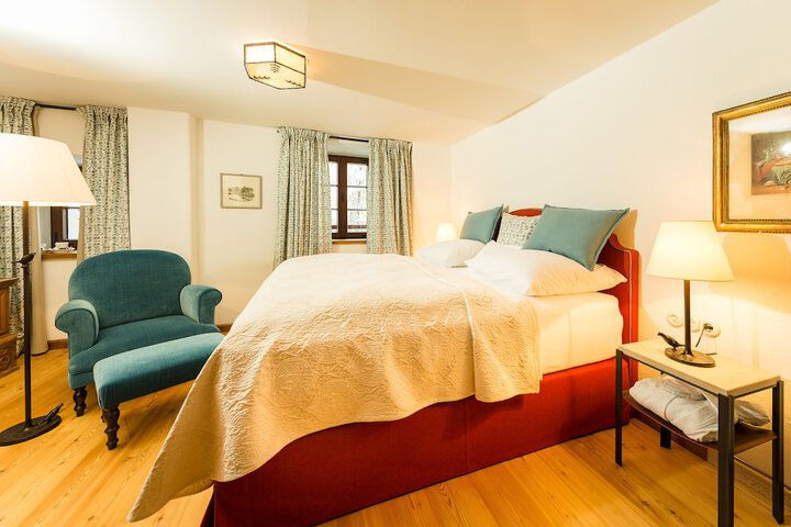 Room 10 of 96
