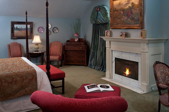 Room 16 of 44