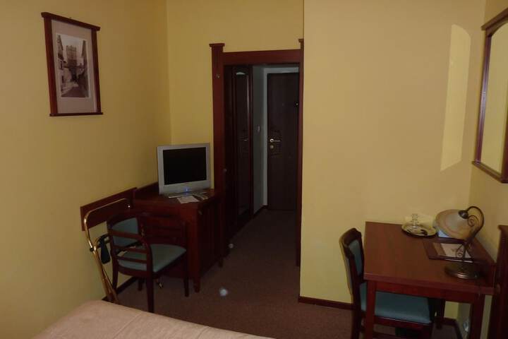 Room 24 of 61
