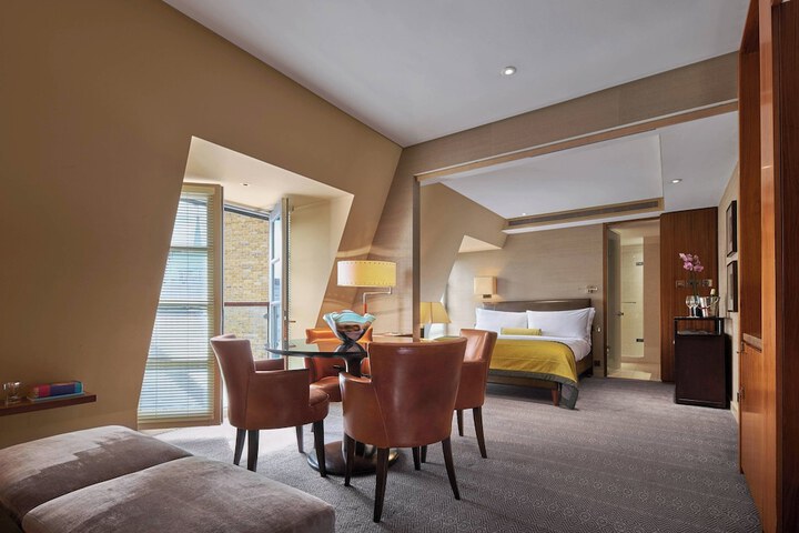 Room 21 of 73