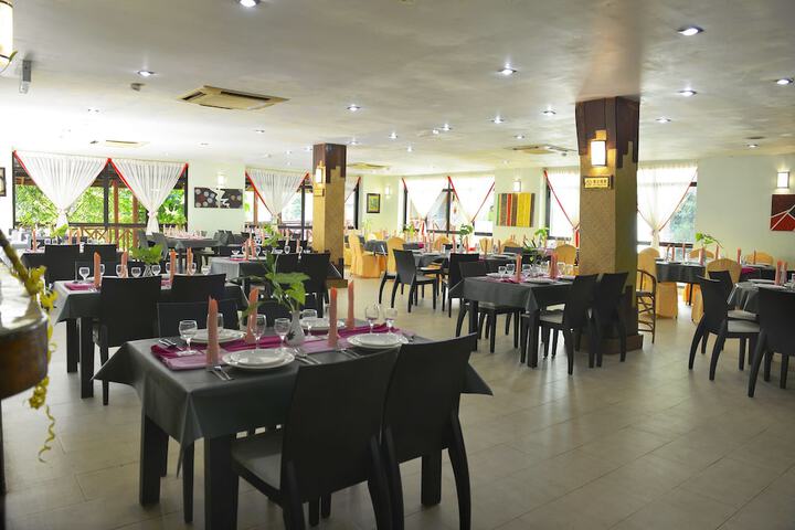 Dining 45 of 68