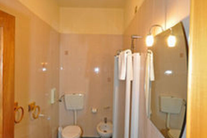 Room 10 of 51