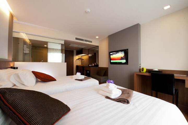 Room 8 of 47