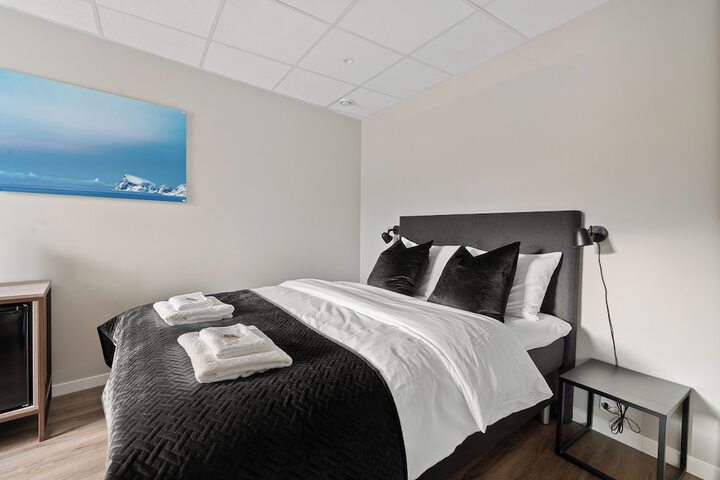 Room 9 of 37