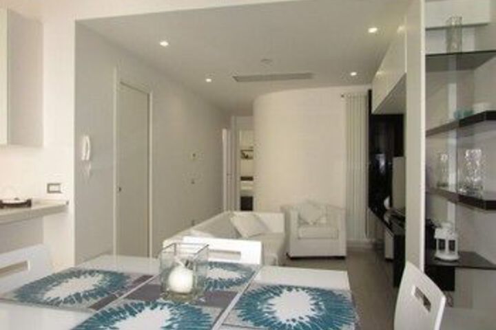Room 10 of 17