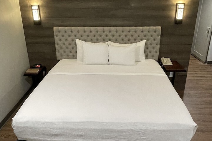 1 King Bed Deluxe Room (17 of 50)