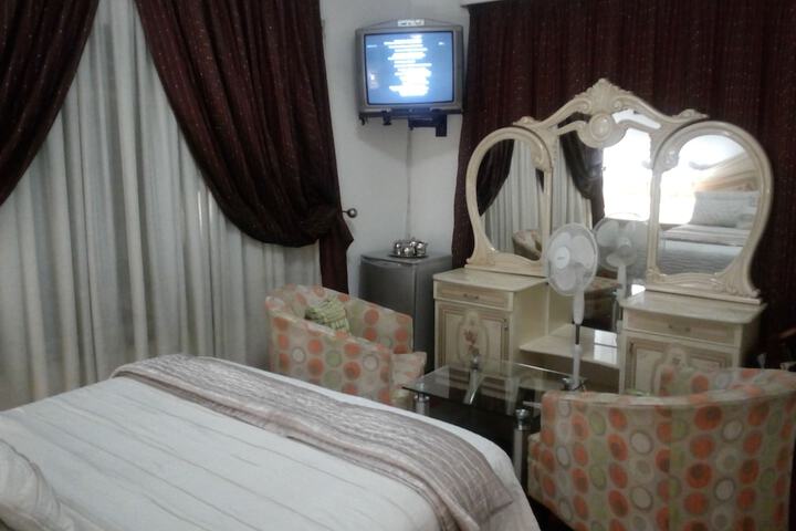 Room 80 of 158