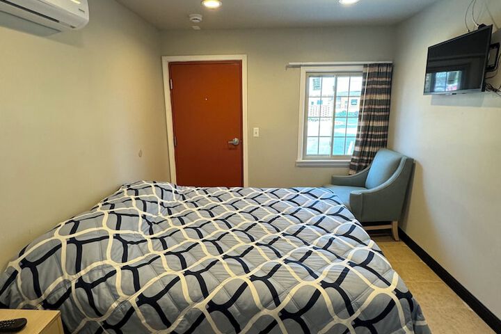 Room 1 of 10
