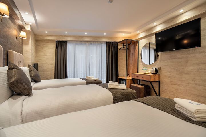 Room 8 of 23