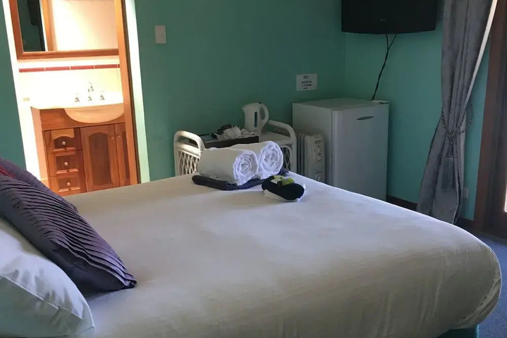 Room 3 of 9