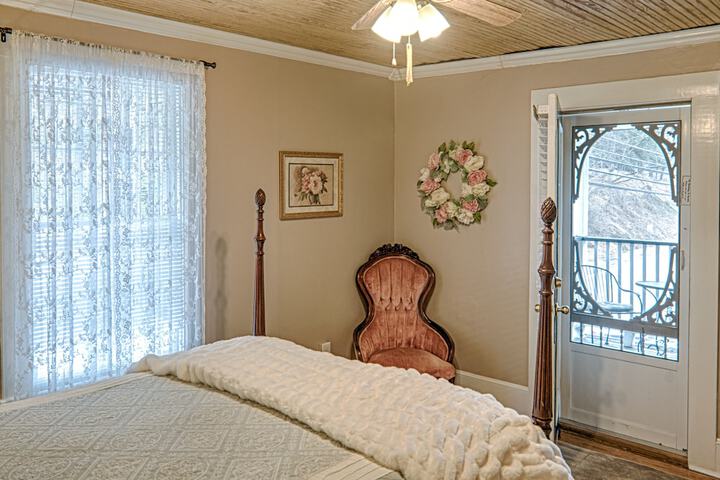 Room 4 of 39