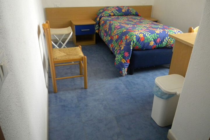 Room 8 of 20