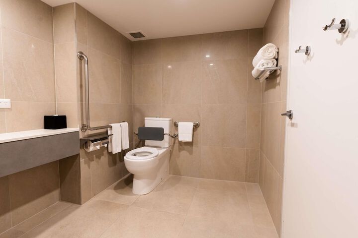 Room 12 of 108