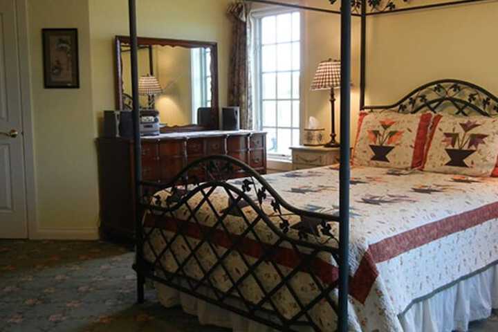 Room 3 of 16