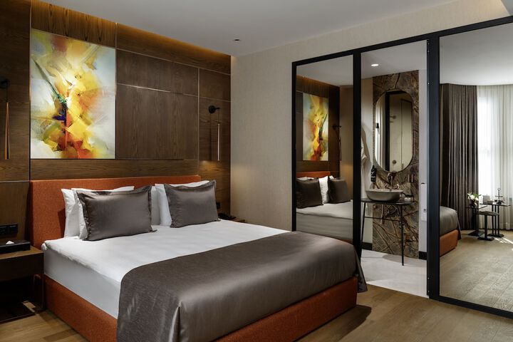 Room 12 of 67