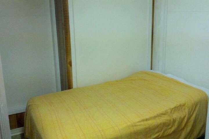 Room 20 of 35