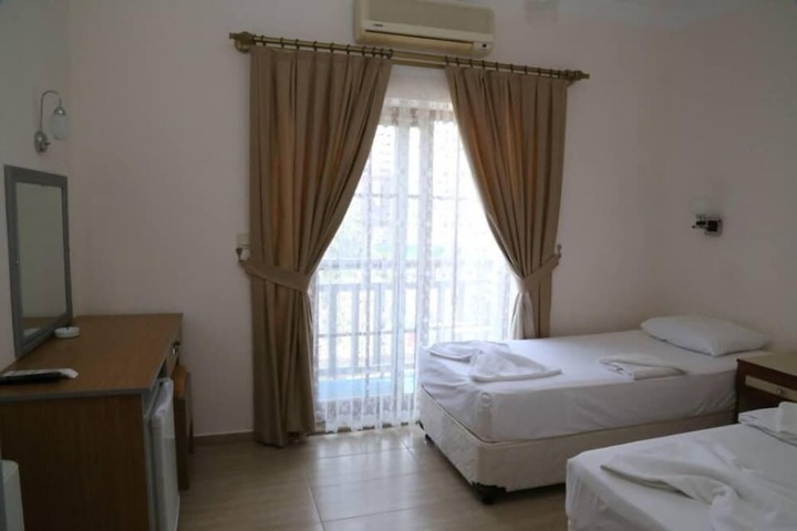 Room 3 of 22