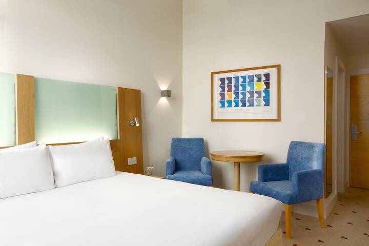 Room 9 of 28