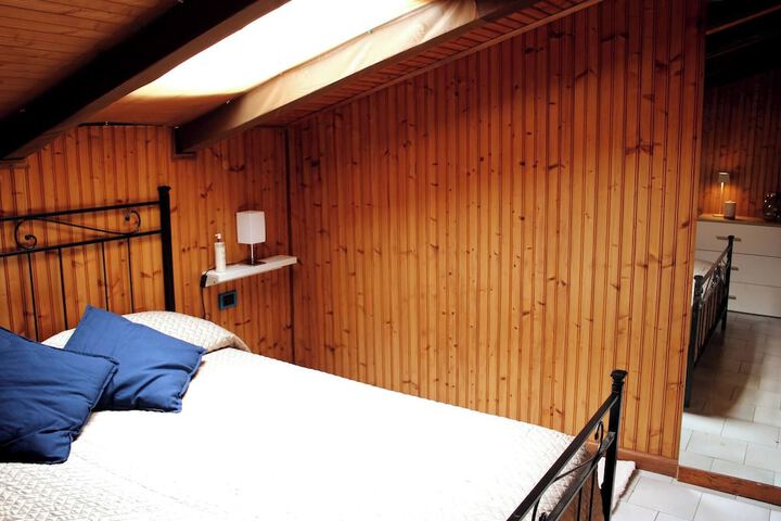 Room 2 of 35