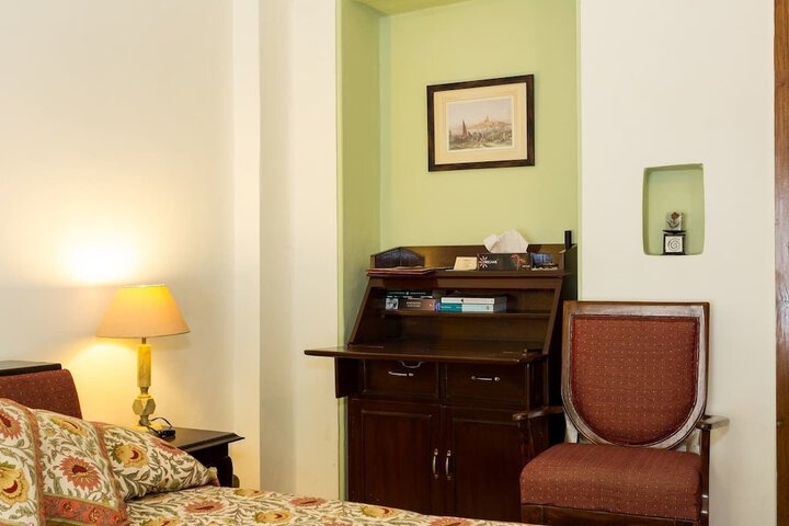 Room 11 of 25