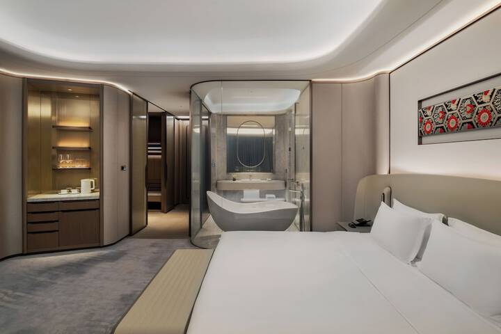 Room 43 of 126