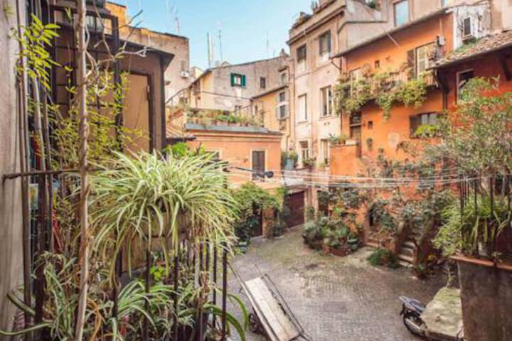 CASETTA CAMPO DE FIORI