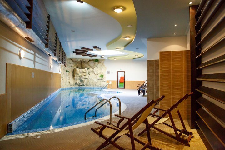 Hotel Pool