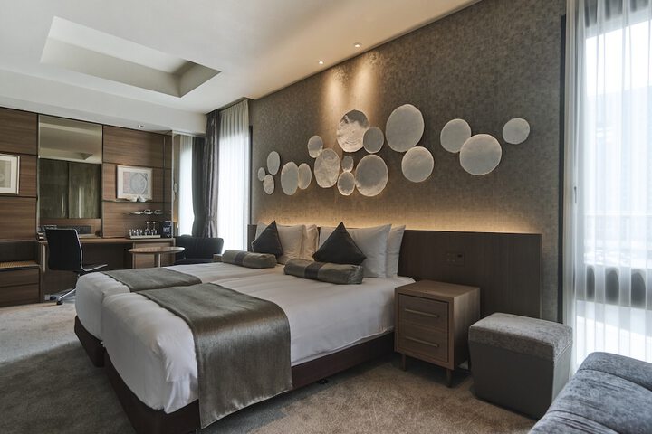Room 18 of 73