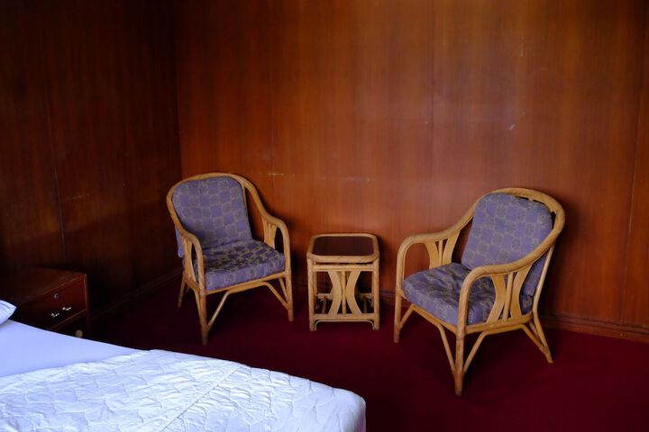 Room 8 of 42