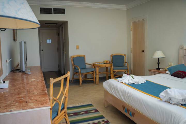 Room 38 of 82