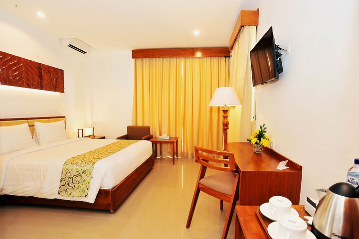 Room 6 of 30