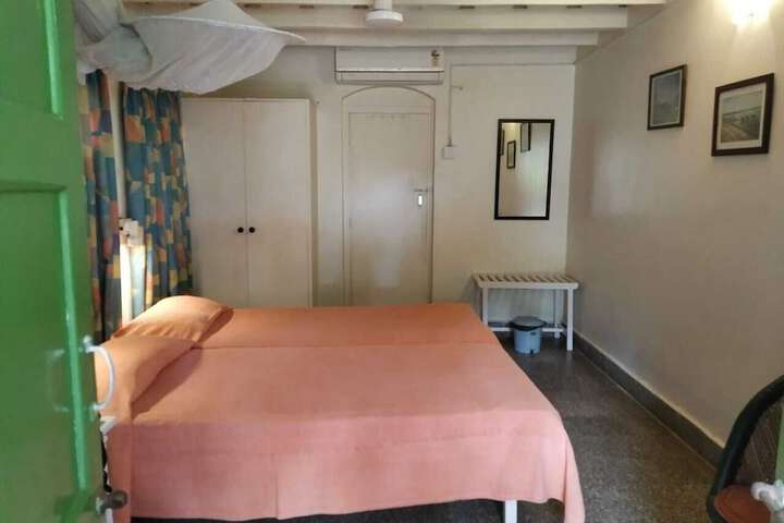 Room 69 of 233
