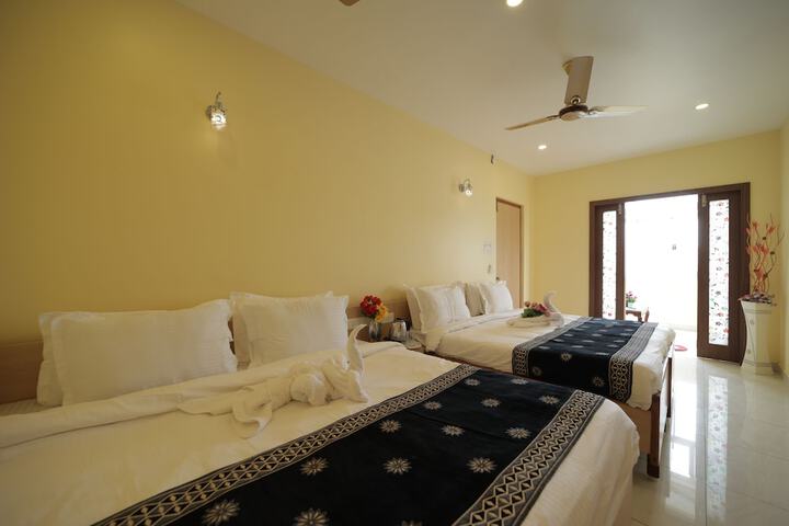 Room 10 of 25