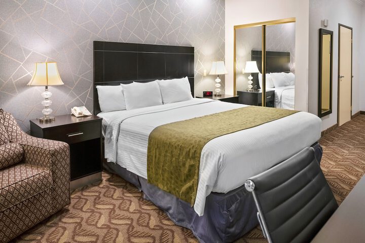 Room 6 of 36
