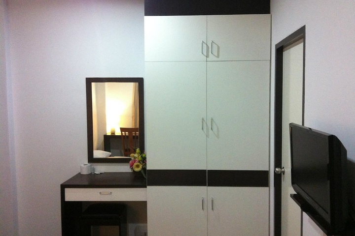 Room 21 of 35