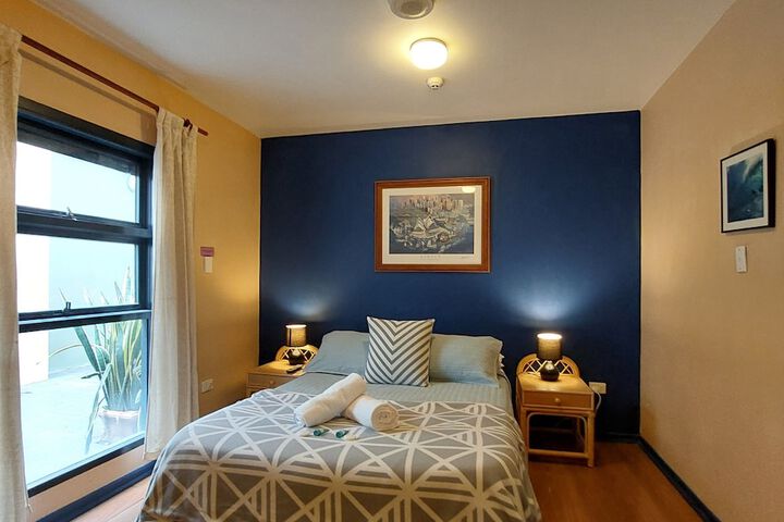 Room 5 of 32