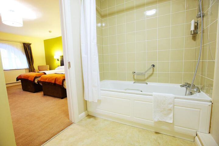 Room 14 of 30