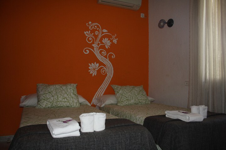 Room 8 of 62