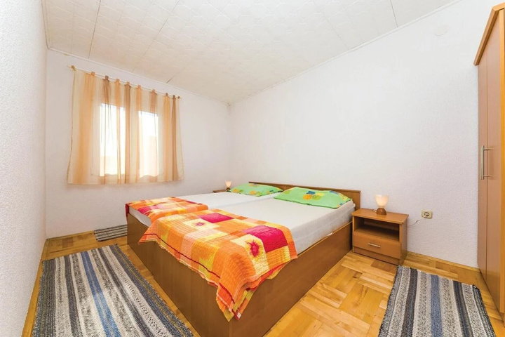 Amazing Home in Rogoznica With Wifi and 2 Bedrooms