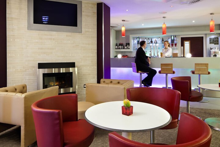 Lounge 46 of 57