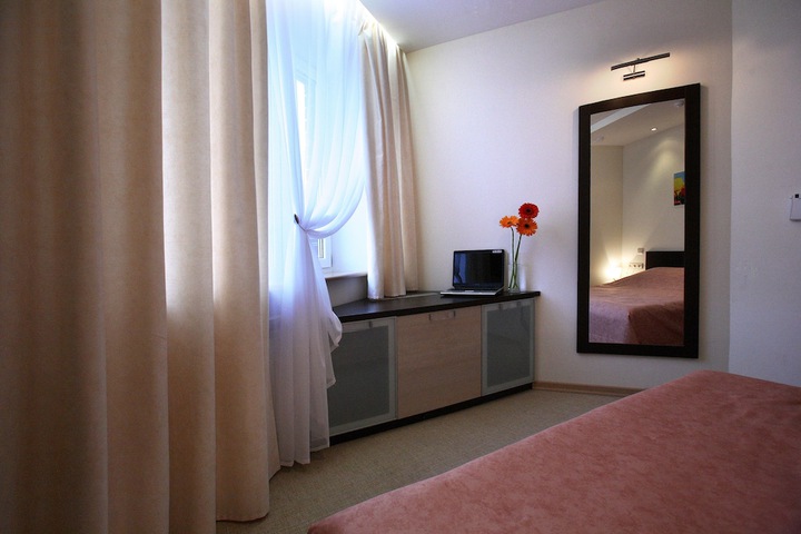 Room 25 of 37