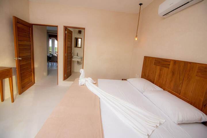 Room 6 of 10
