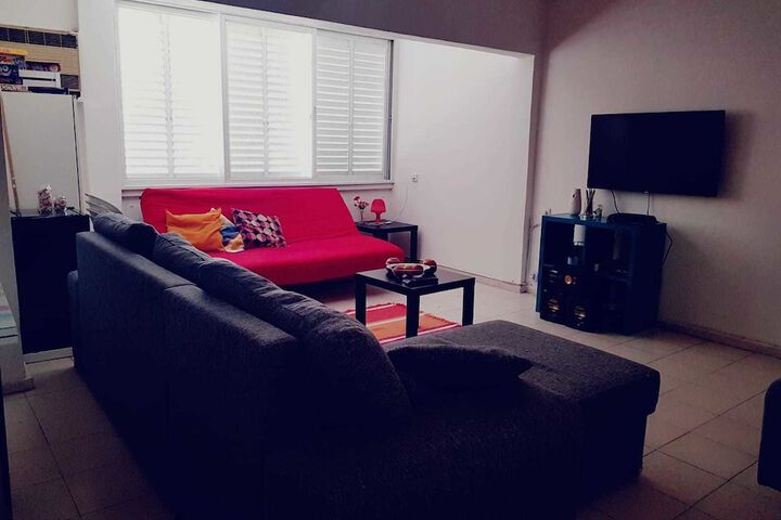 Room 10 of 32