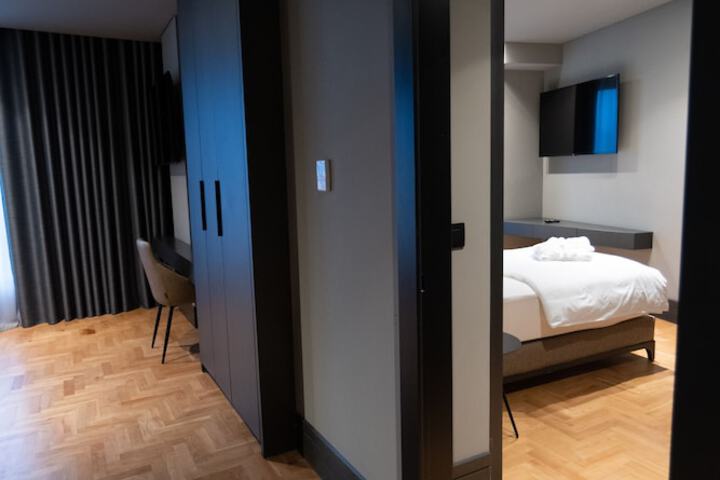 Room 53 of 163