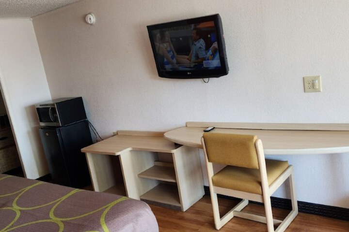 Standard Double Bed (8 of 17)