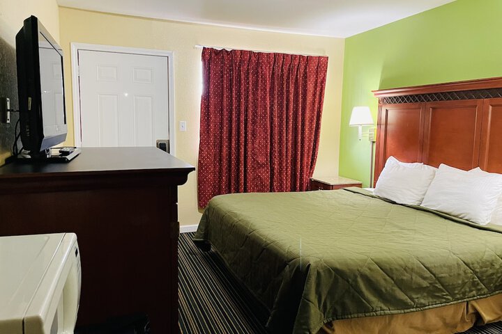 Room 3 of 18